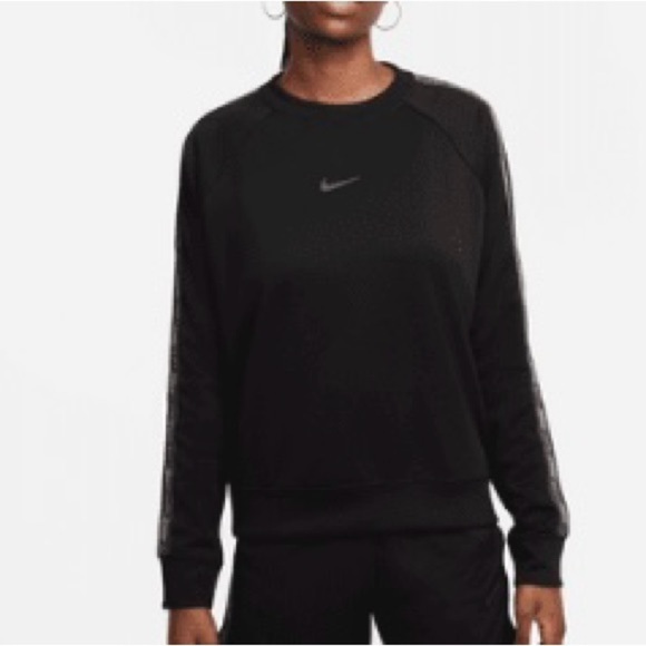 Nike Women's Black Crewneck Sweatshirt - Picture 1 of 4